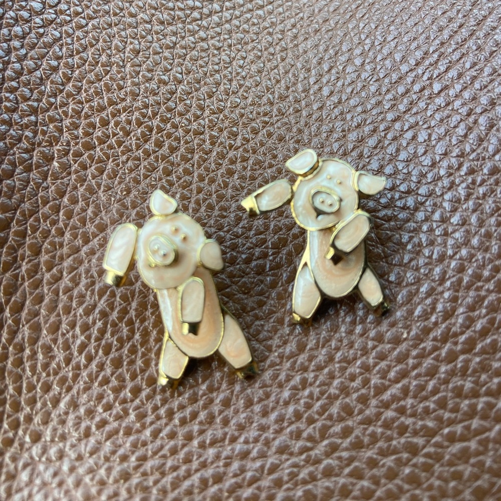 Cute Pig Earrings 🐷 Vintage Berol Pig Enamel Cloisonné Earrings - Picture 2 of 4